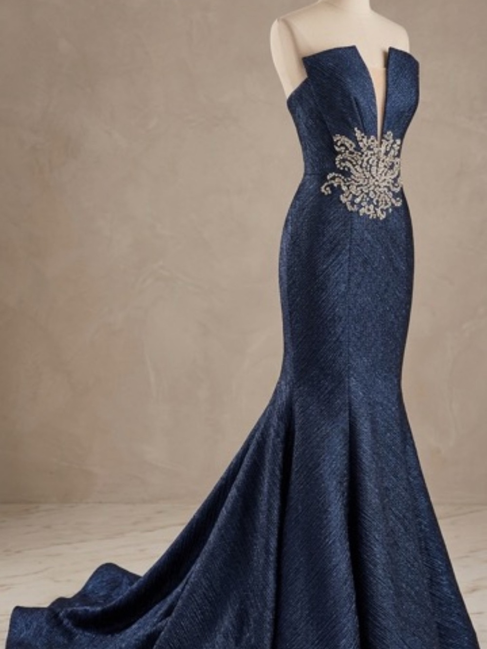 Elegant Blue Evening Dress with Crystal-Accent Neckline
